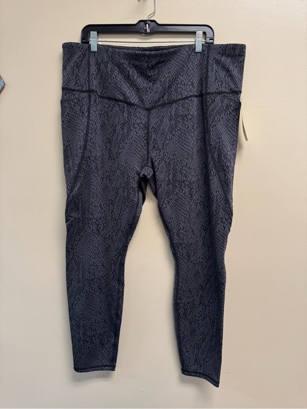 all in motion Charcoal Snake-Print Leggings